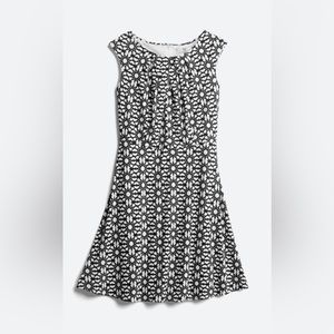 Wisp white, black and blue print keyhole neckline dress. Stretchy material.